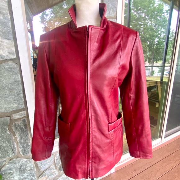♥️Deep Red/Burgundy VINTAGE Leather Jacket! Appx a size 6–8 **See measurements♥️ - Picture 6 of 17